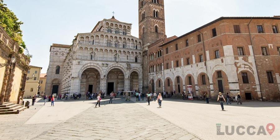 Gem In The City Center Of Lucca With Air Conditioning - Exclusive Ground Floor House Inside The Walls Close To Botanical Garden And Piazza San Martino Villa Esterno foto
