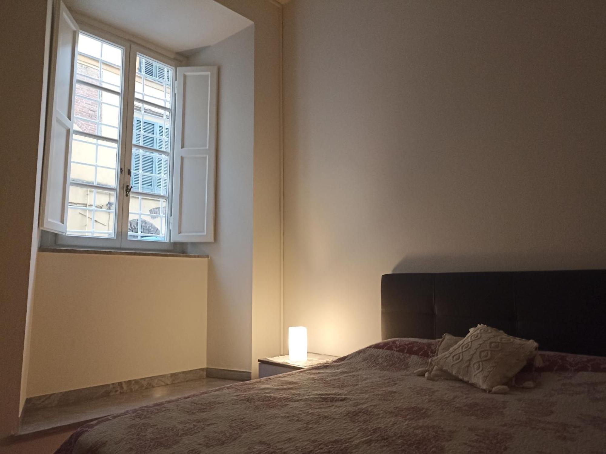 Gem In The City Center Of Lucca With Air Conditioning - Exclusive Ground Floor House Inside The Walls Close To Botanical Garden And Piazza San Martino Villa Esterno foto