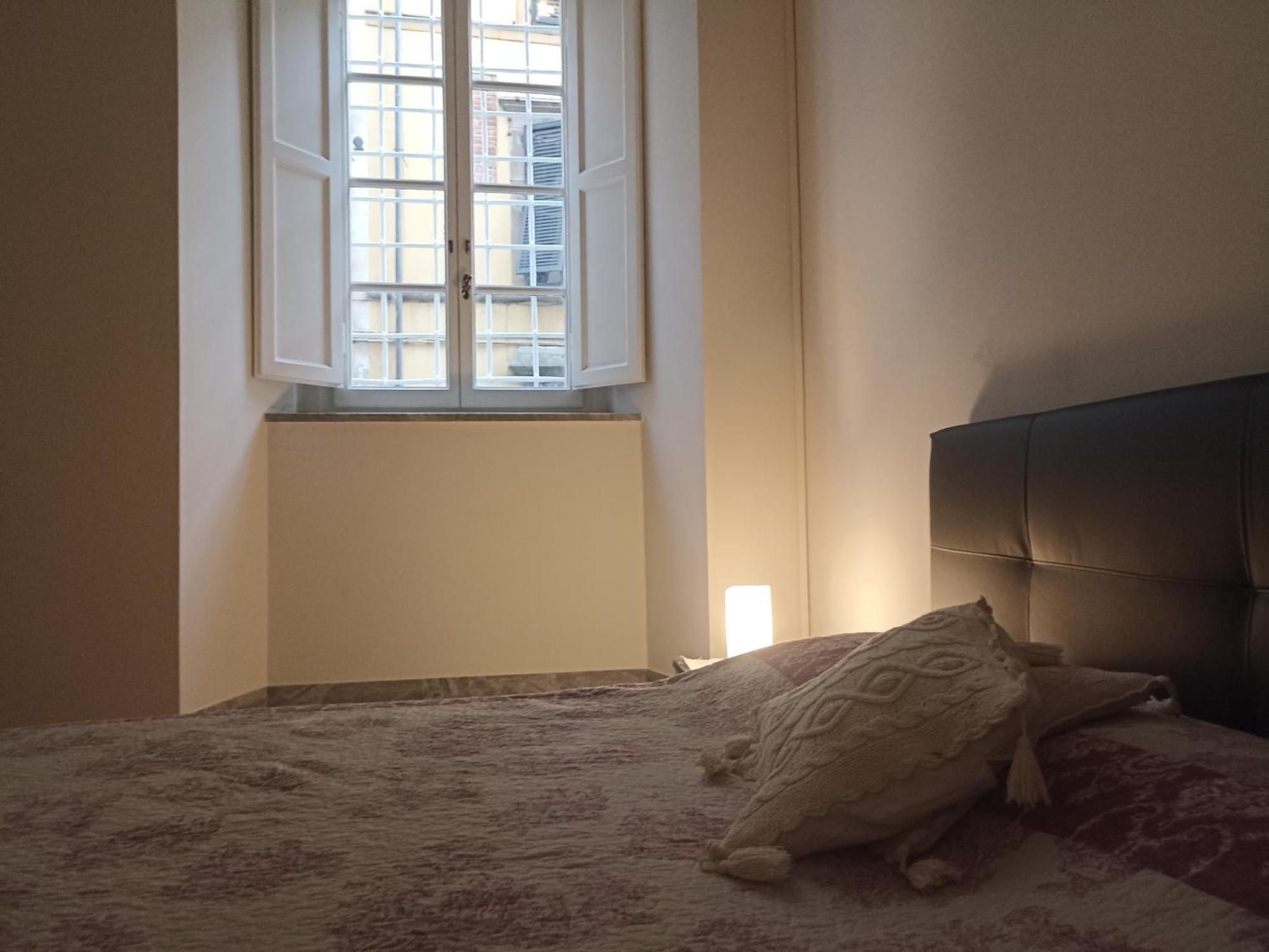 Gem In The City Center Of Lucca With Air Conditioning - Exclusive Ground Floor House Inside The Walls Close To Botanical Garden And Piazza San Martino Villa Esterno foto